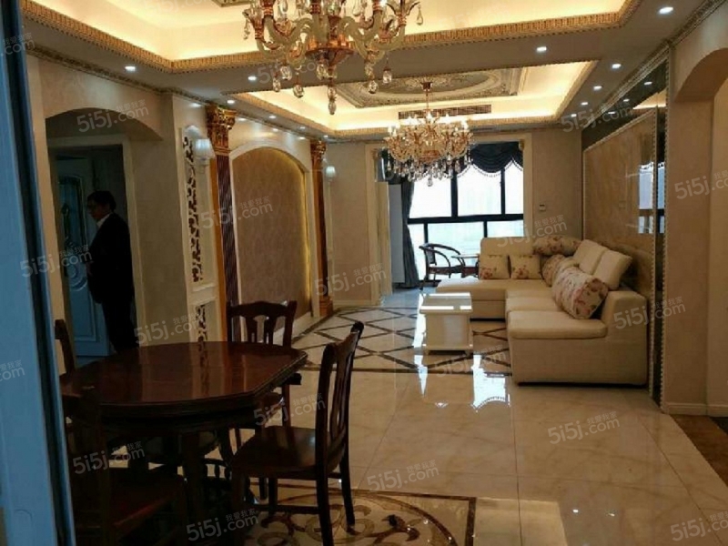 中海万锦熙岸三室二厅户型是平层且方正 南北通透， 是居家好生