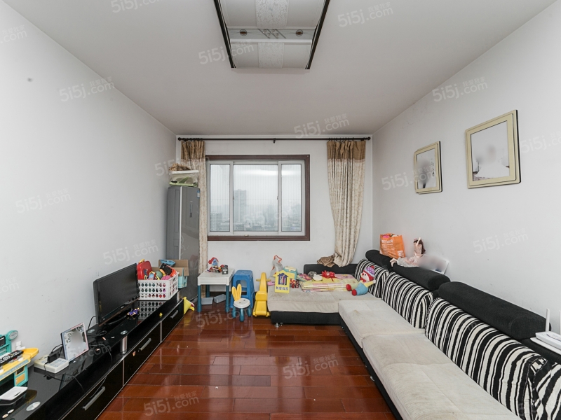 香山名园93平米两房满五年，价格可谈，看房方便