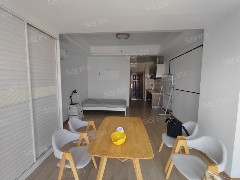 万都广场 1室1厅1卫